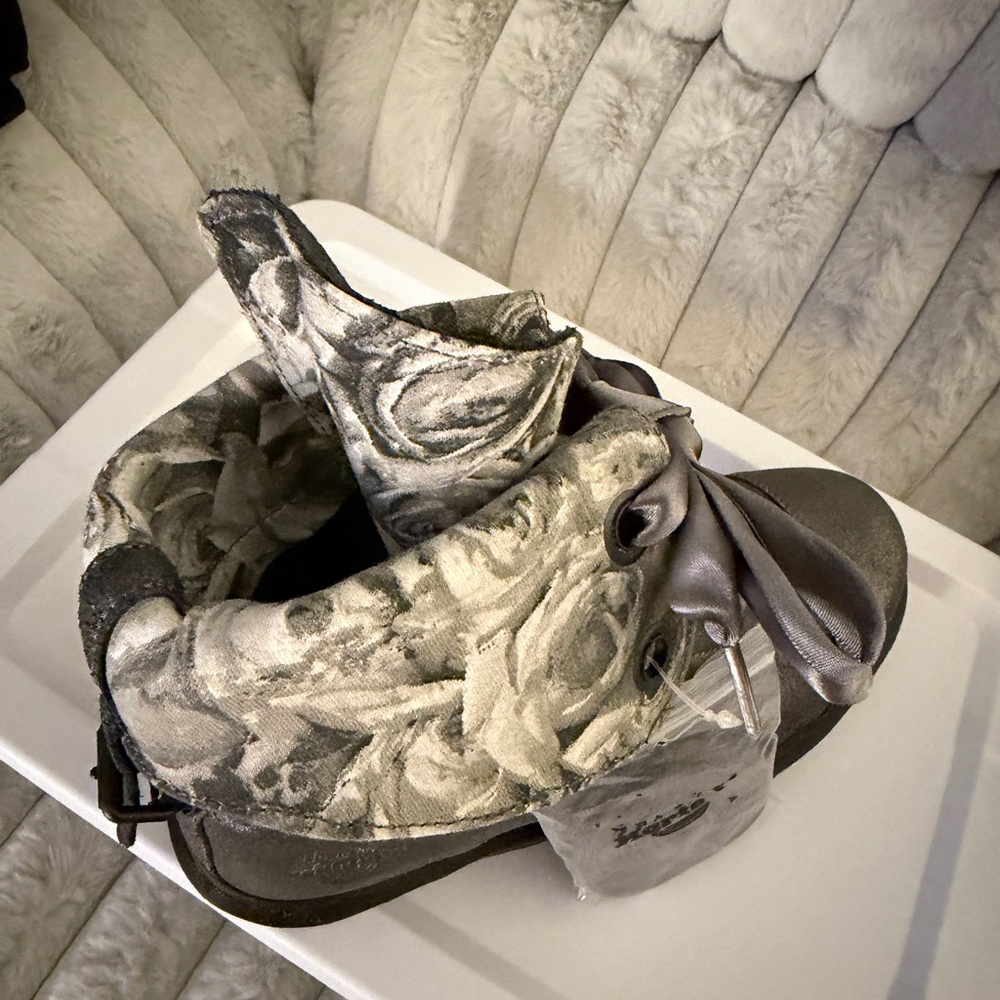 Dr. Martens Gray Satin-Lace Combat Boots - Picture 9 of 10